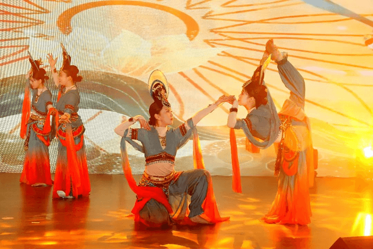 邀請(qǐng)賽在我校圓滿閉幕，新華學(xué)子勇奪佳績