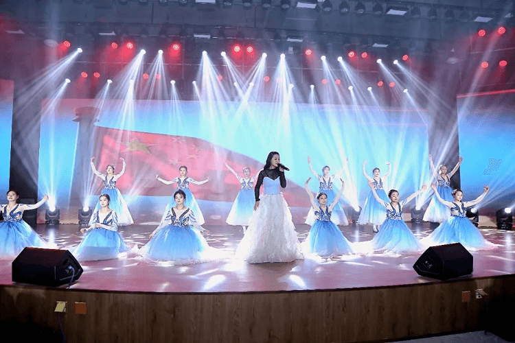 邀請(qǐng)賽在我校圓滿閉幕，新華學(xué)子勇奪佳績