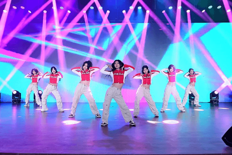 邀請(qǐng)賽在我校圓滿閉幕，新華學(xué)子勇奪佳績