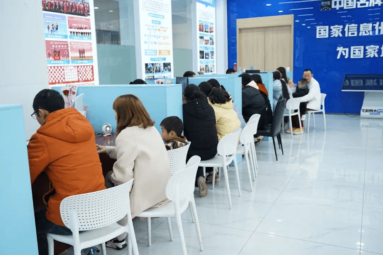 職教面對(duì)面，成都新華330咨詢周來(lái)啦！