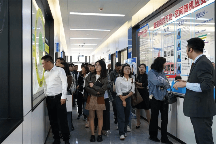 100+崗位來襲，成都新華這場招聘會，厲害