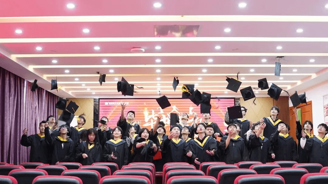 新生故事|心懷夢(mèng)想，沐光前行