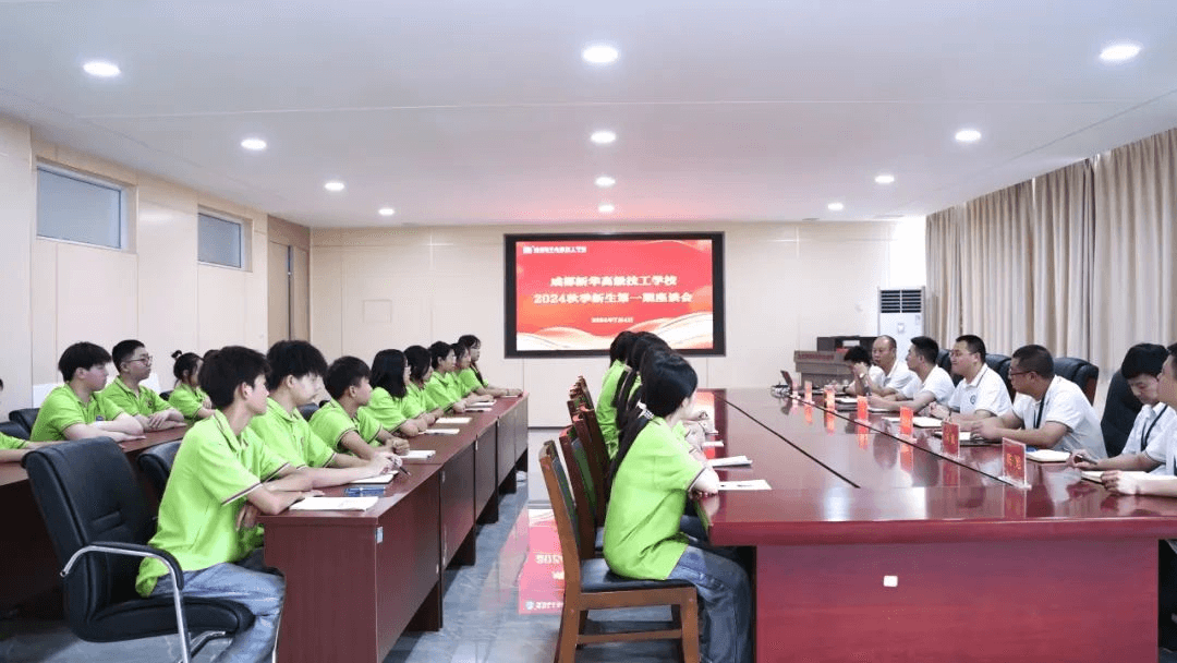 初入新華的他們，在學(xué)校學(xué)習(xí)生活怎么樣？