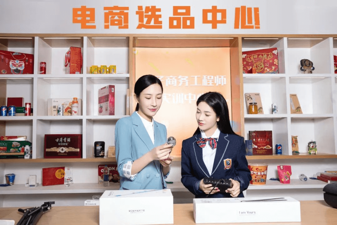 在成都新華，同學們是怎么上課的？