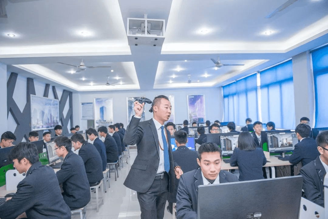 “白領”過剩？有一技之長更有安全感！