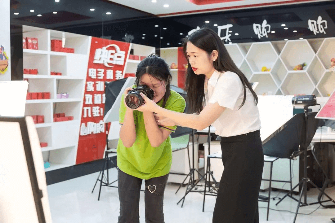 開(kāi)學(xué)季，新華的老師們有話對(duì)你說(shuō)！