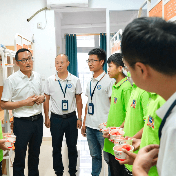 開(kāi)學(xué)季，新華的老師們有話對(duì)你說(shuō)！