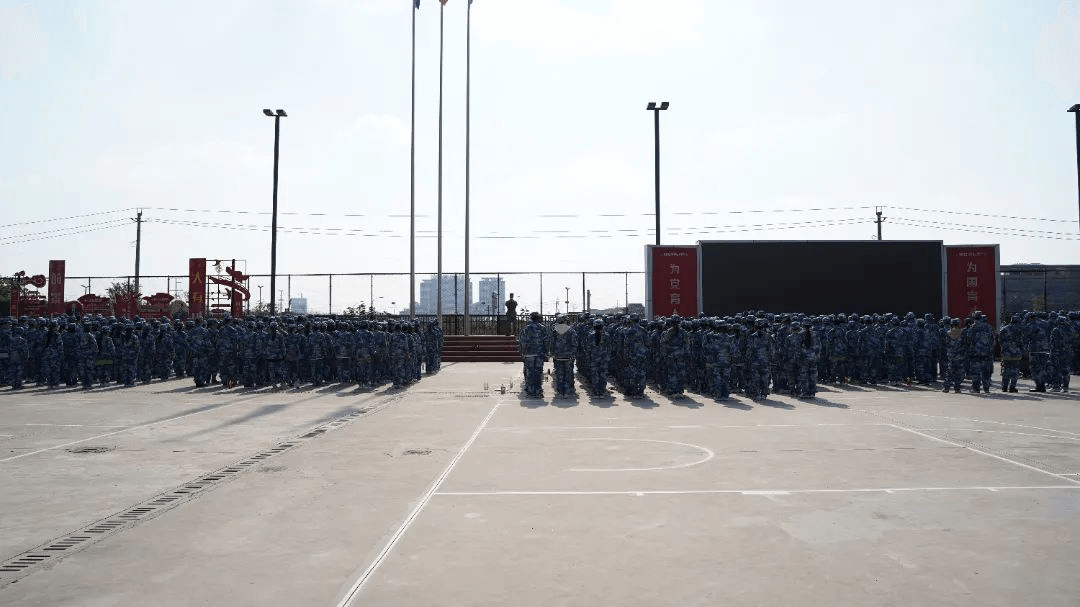 成都新華2024年秋季新生軍事素質(zhì)拓展訓練