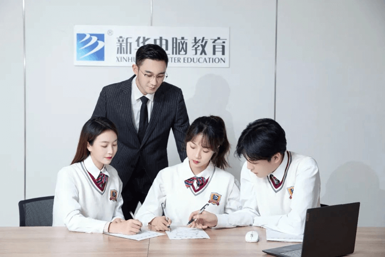 普高轉(zhuǎn)職高，低分段彎道超車上大學！