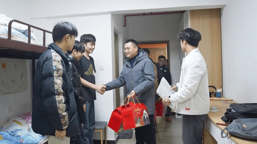 回訪傳遞溫情，共筑就業(yè)橋梁