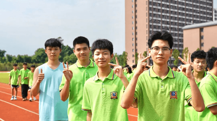 成都新華，這些關(guān)鍵詞帶你解鎖美好校園生活