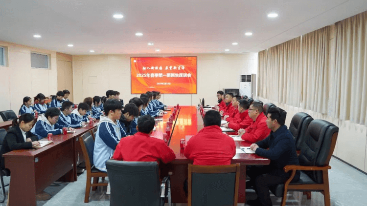 初入新華的新生們，在學(xué)校學(xué)習(xí)生活是什么樣的？