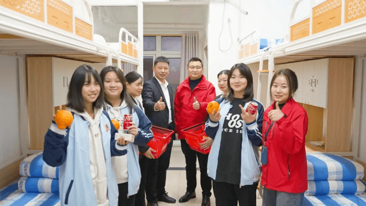 初入新華的新生們，在學(xué)校學(xué)習(xí)生活是什么樣的？