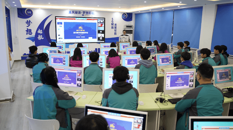 二次擇校為什么選擇成都新華，他們說了這些心里話