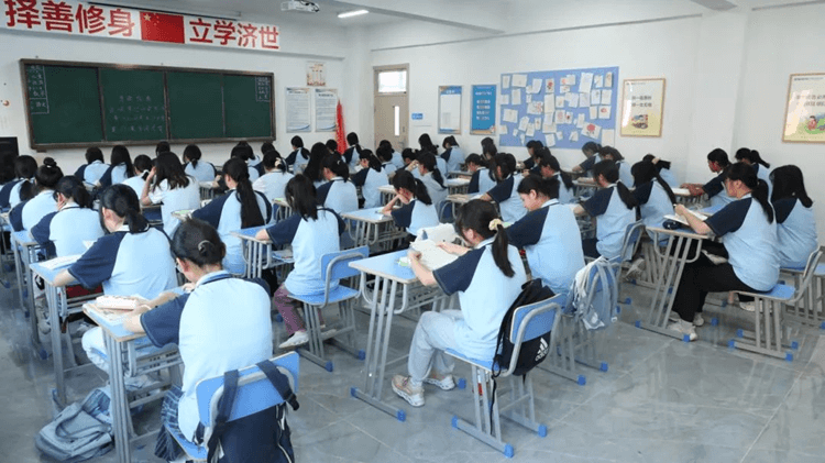 初高中畢業(yè)生請(qǐng)注意！新華“六好校園”，速來看看！