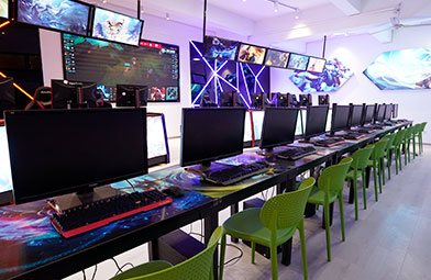 四川新華電腦學(xué)院電競(jìng)實(shí)訓(xùn)基地