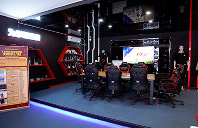 四川新華電腦學(xué)院電競(jìng)實(shí)訓(xùn)基地