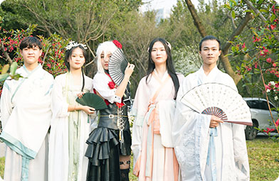 四川新華電腦學(xué)院校園活動(dòng)