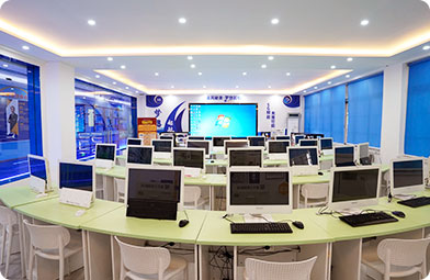 四川新華電腦學(xué)院5G網(wǎng)絡(luò)實(shí)訓(xùn)基地