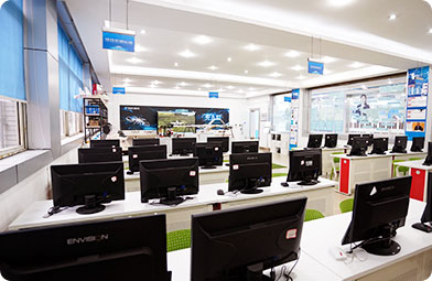 四川新華電腦學(xué)院無(wú)人機(jī)實(shí)訓(xùn)基地