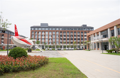 四川新華電腦學(xué)院校園環(huán)境